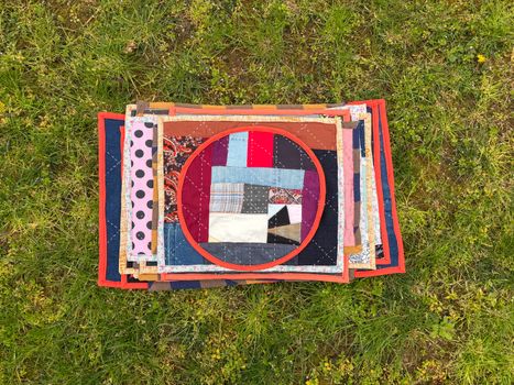 Unraveling the Stories: The Symbolic Colors of American Quilts